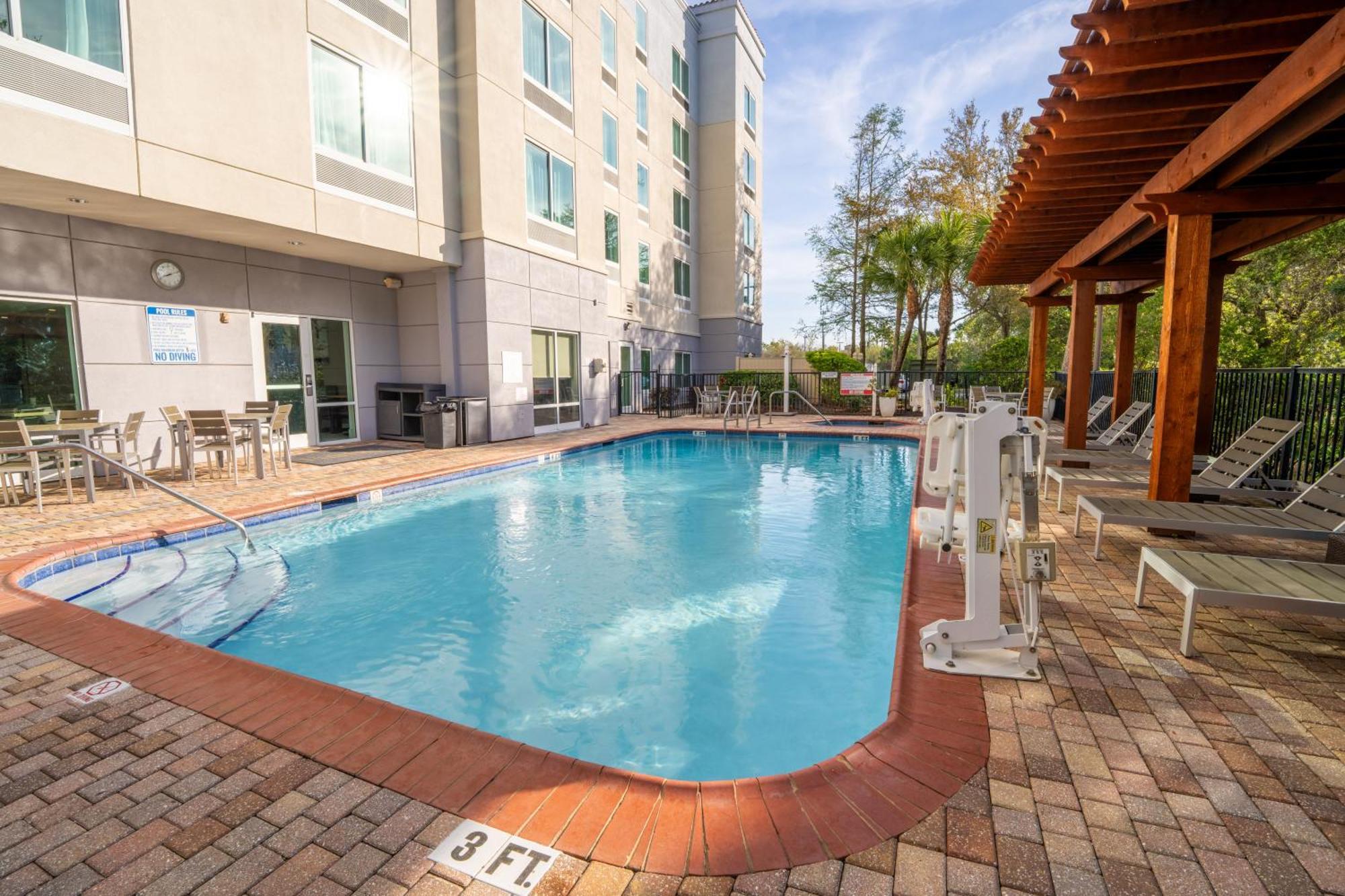 Fairfield Inn & Suites Jacksonville Butler Boulevard Exterior foto